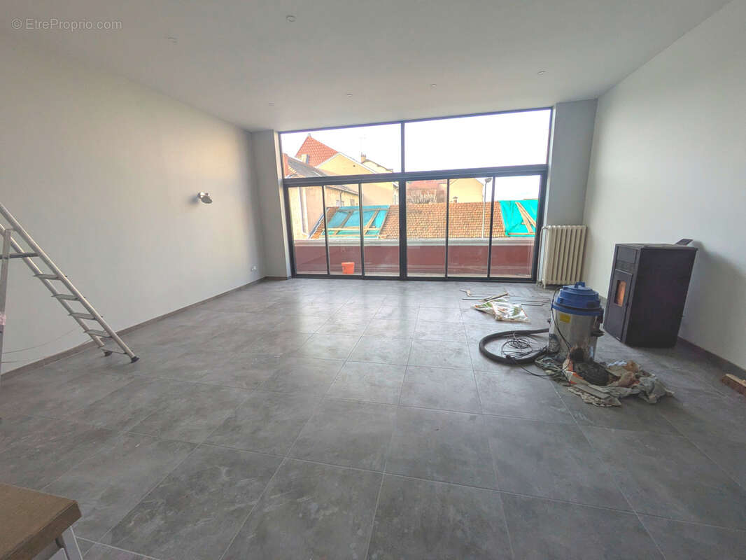 Proche du centre de FEURS, Appartement de 125m2 à vendre. - photo 8