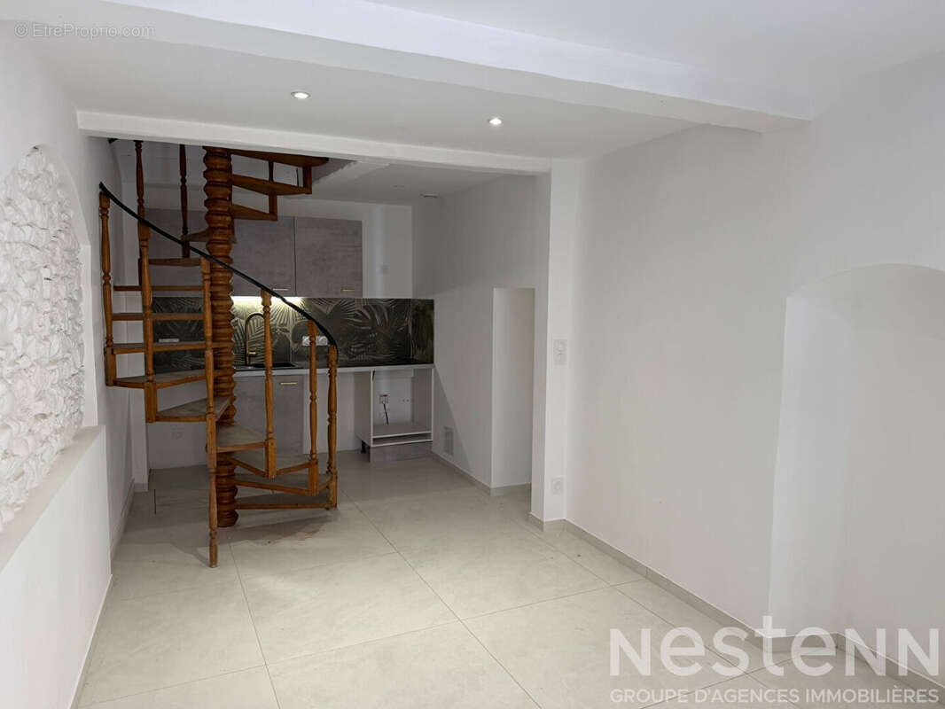 Maison de ville entièrement rénovée dans la Bastide de Carcassonne avec deux chambres en suite à proximité de l'université - photo 9