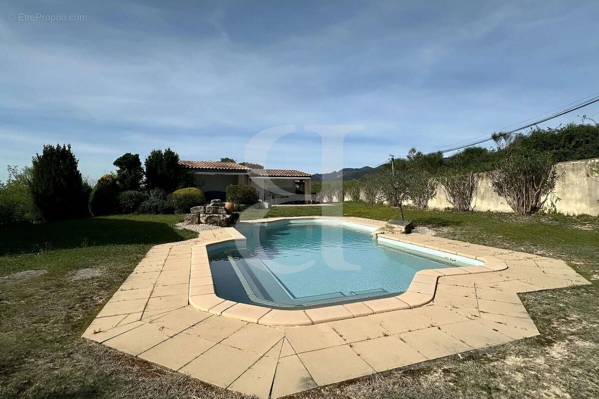 Maison à VAISON-LA-ROMAINE