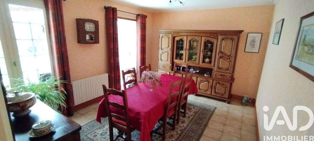 Maison 153 m² à Le Cloitre-Saint-Thegonnec  - photo 7