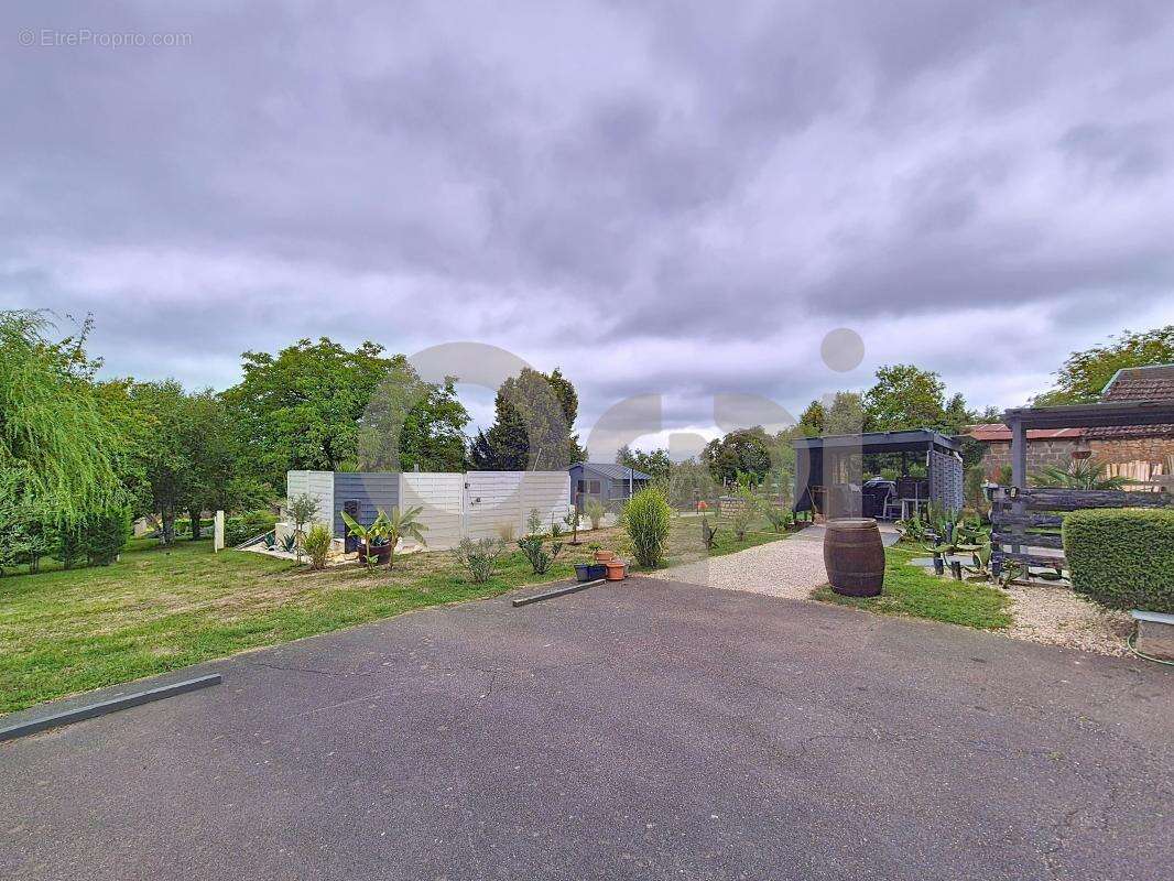 Maison à BEAUREGARD-DE-TERRASSON