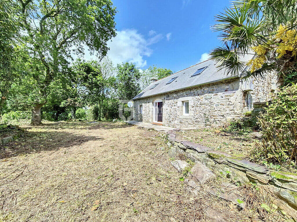 Maison à PLOMODIERN