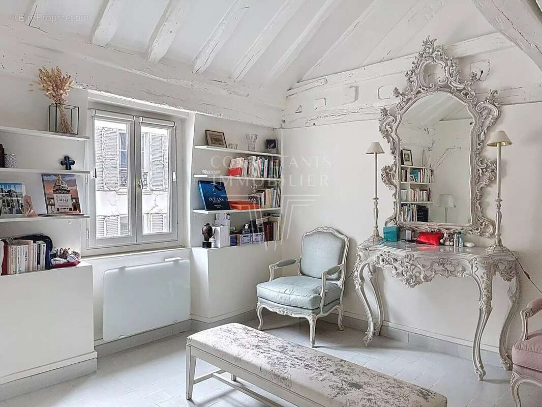 Appartement à PARIS-7E