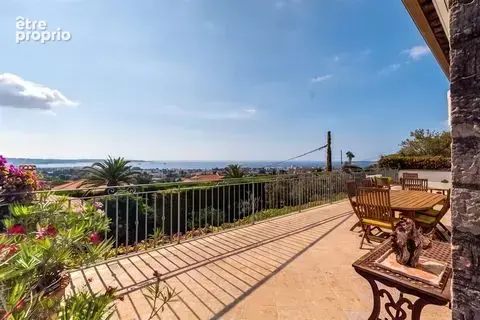 Maison 268 m² à Antibes  - photo 2
