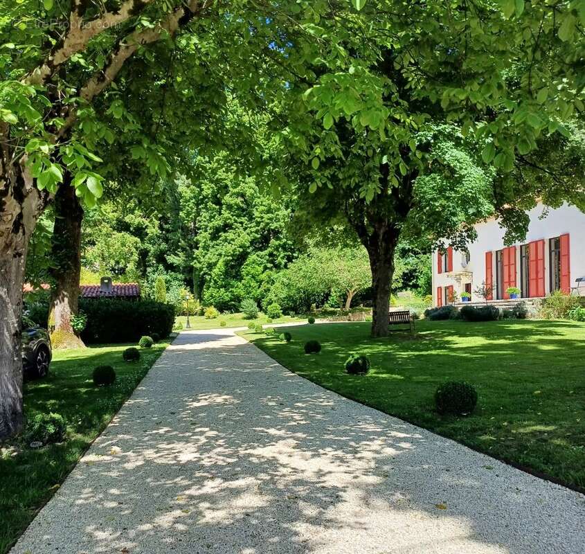 Maison à VOEUIL-ET-GIGET