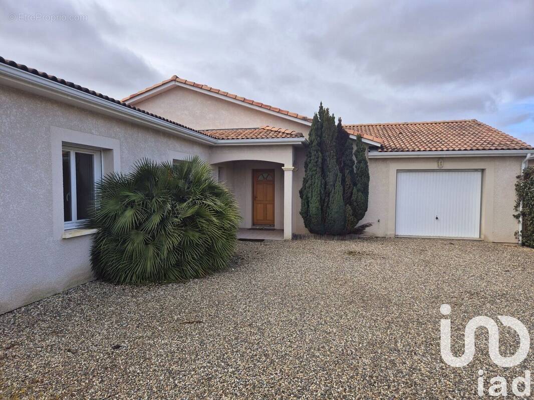 Photo 1 - Maison à ROQUEFORT