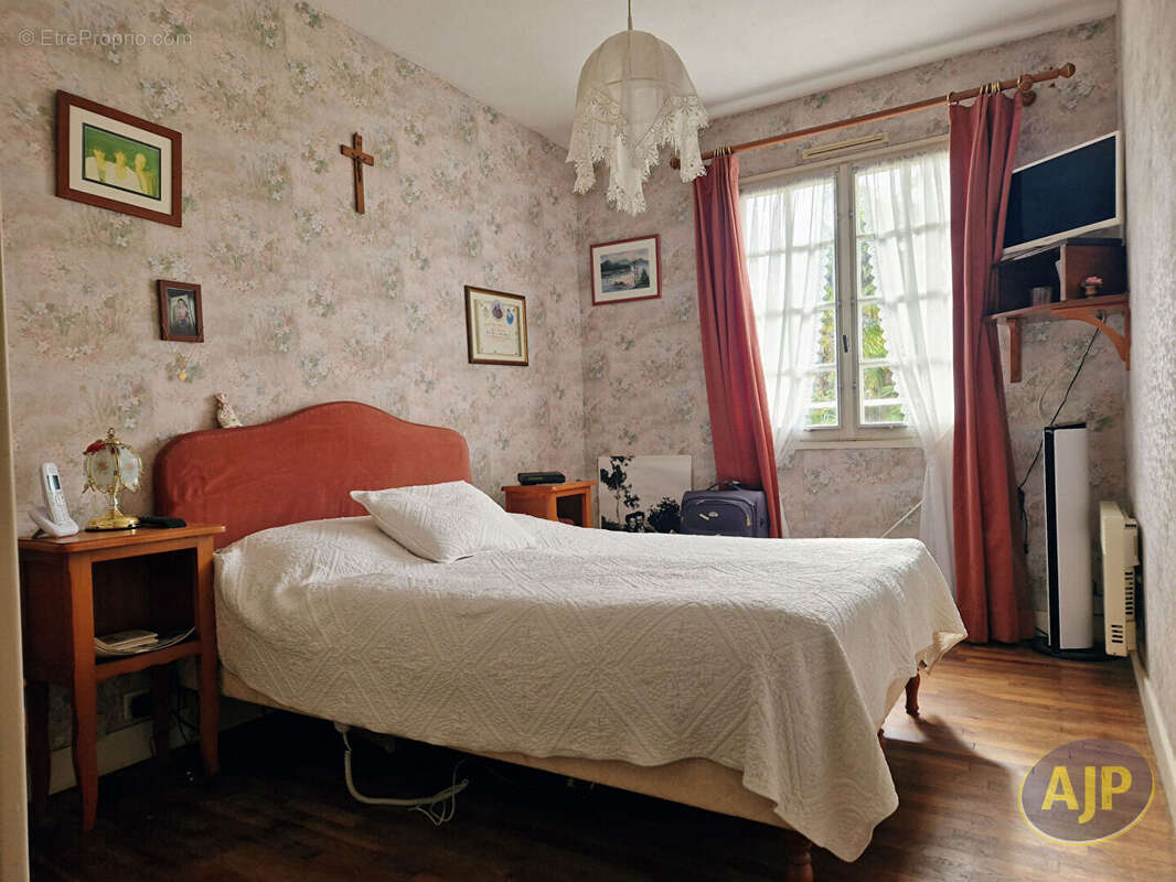 Maison à CUGAND