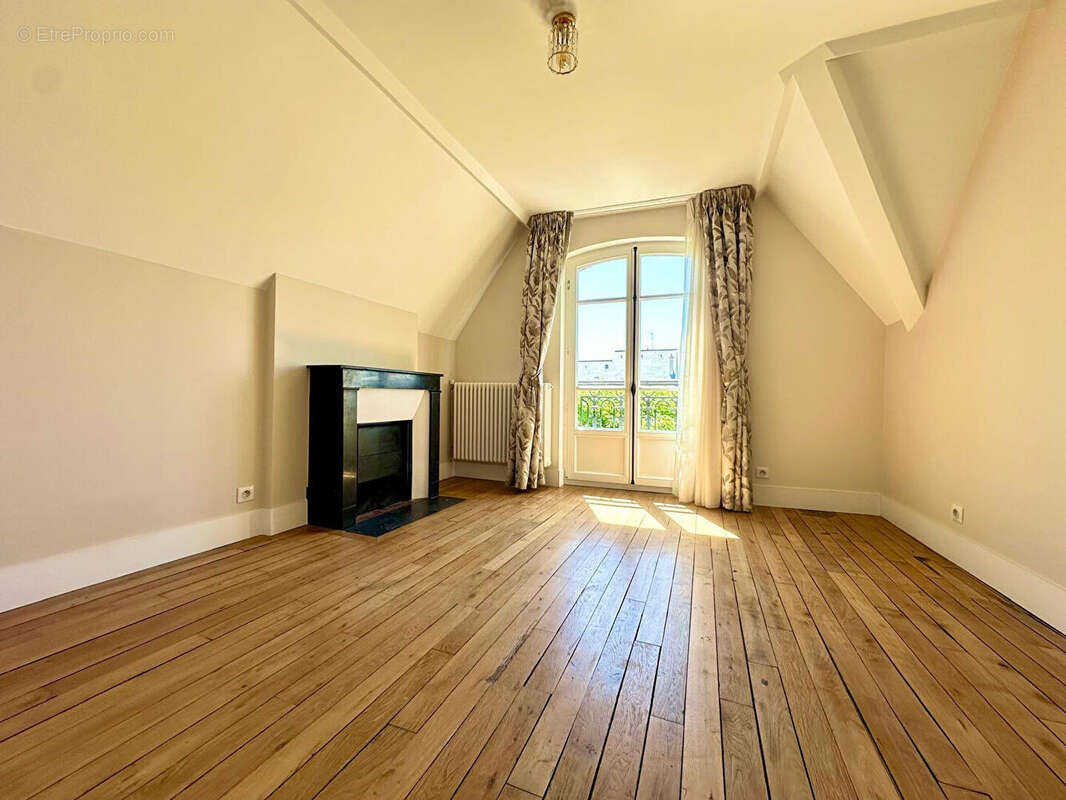 Maison à MAISONS-LAFFITTE
