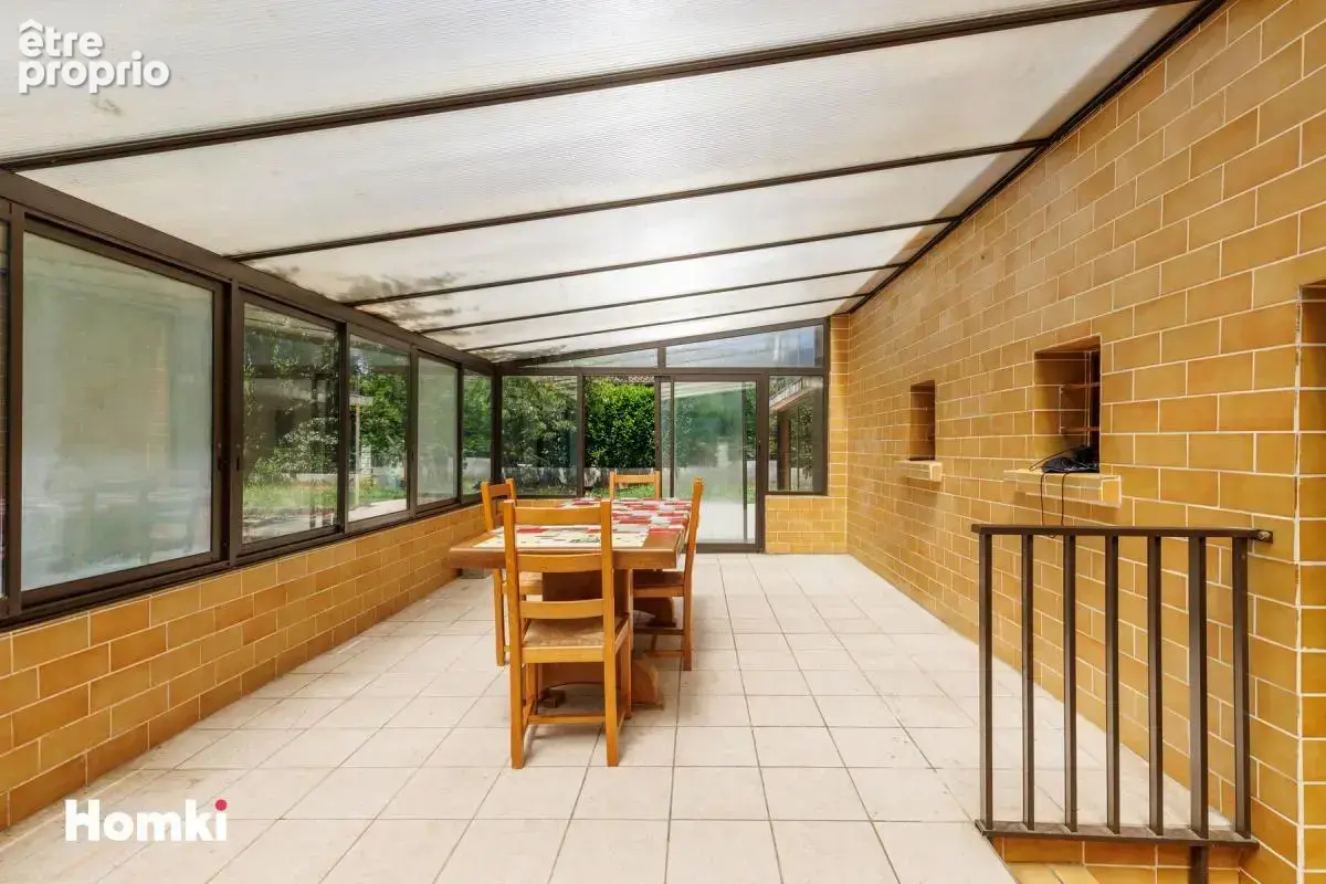 MIONS – Maison familiale de 158 m² avec véranda de 28 m² sur terrain de 777 m² - photo 16