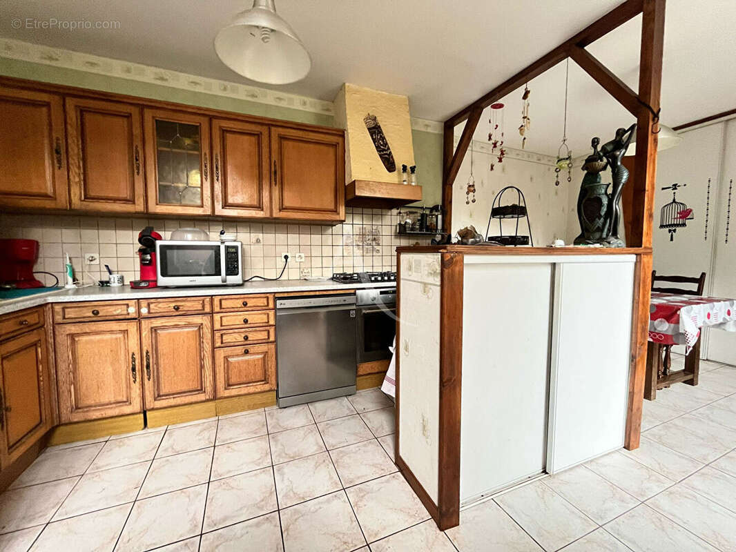 Maison à LASSAY-LES-CHATEAUX