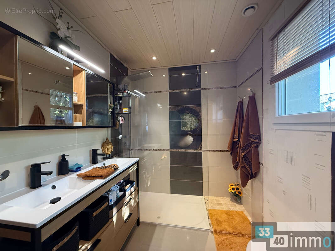 Villa 237 m2 - 5 chambres - mios - photo 8