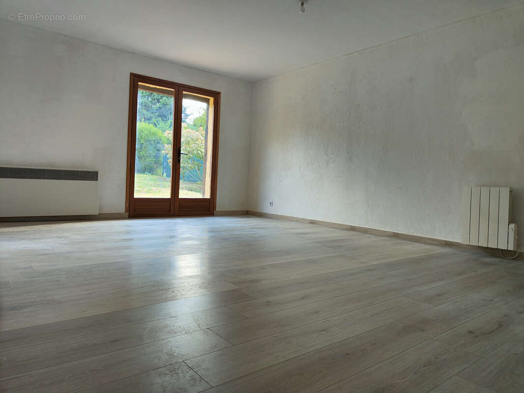 A 5 mn de beauvais, jolie longere recente en colombage de 85 m2 hab renovee en classe c sur 400 m2 de terrain - photo 6