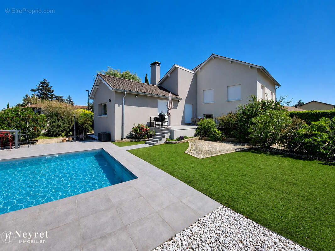 Maison à CHARLY