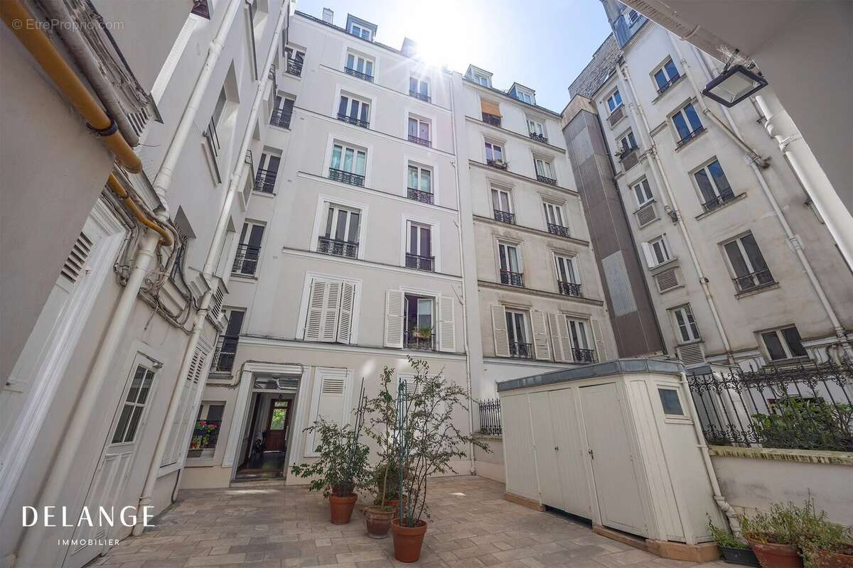 Appartement à PARIS-17E
