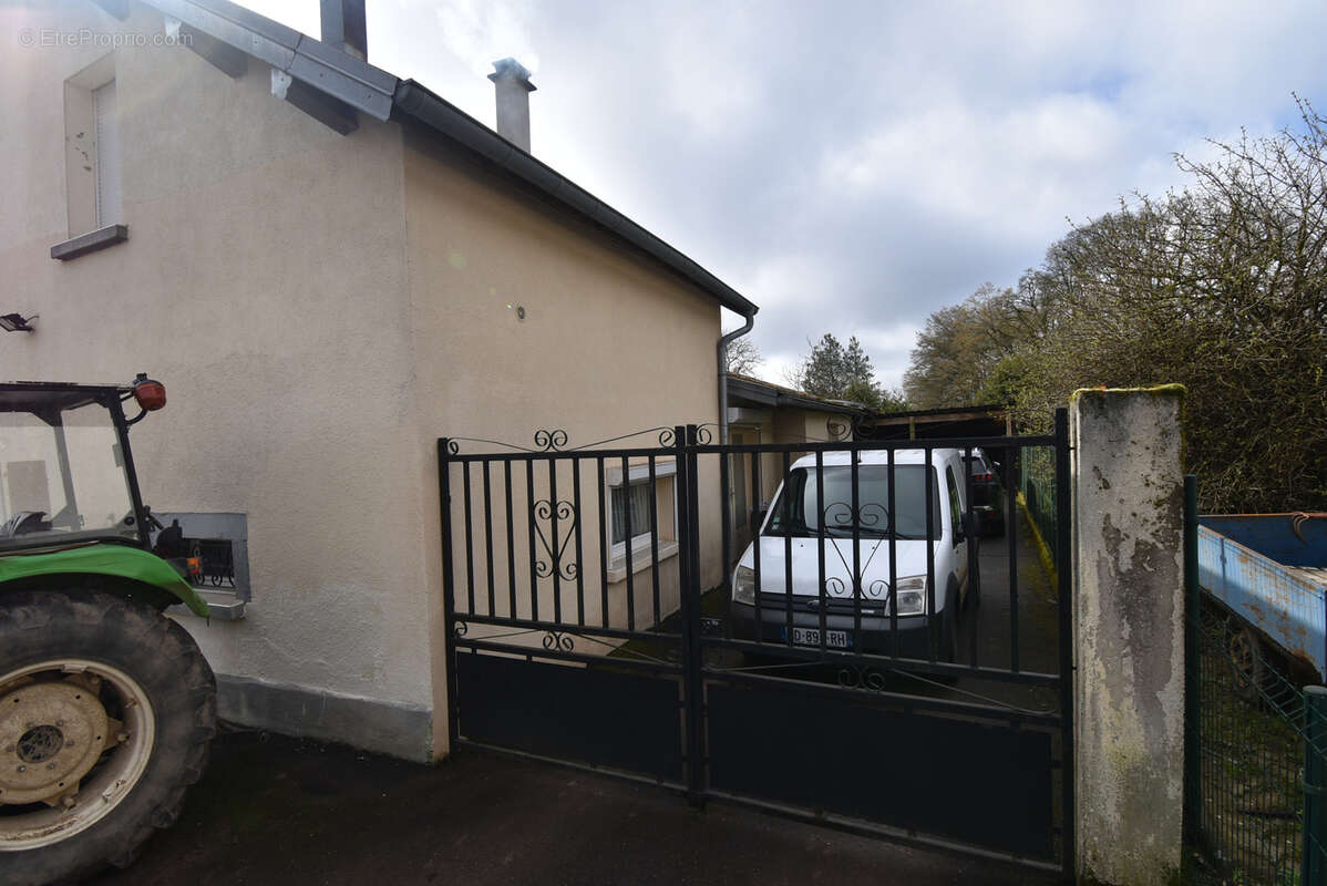 Maison à AILLEVILLERS-ET-LYAUMONT