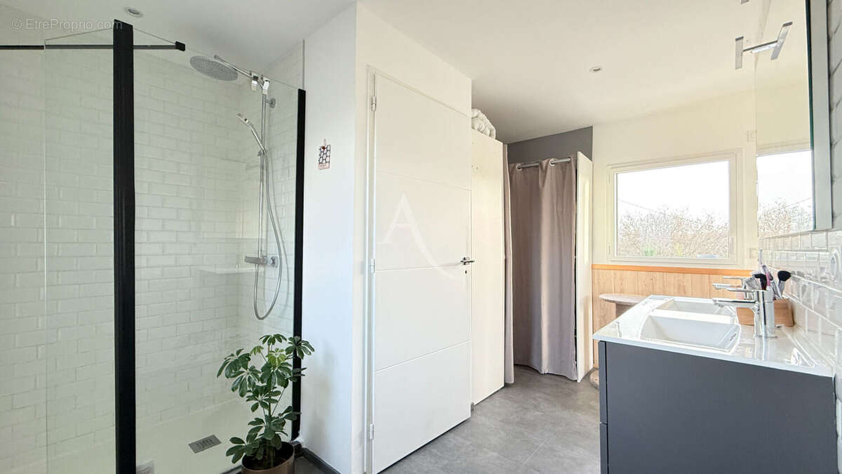 Maison à SAINT-FLORENT-DES-BOIS