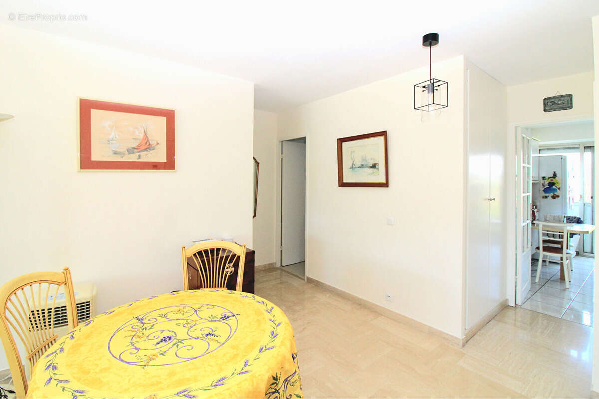 Appartement à MANDELIEU-LA-NAPOULE