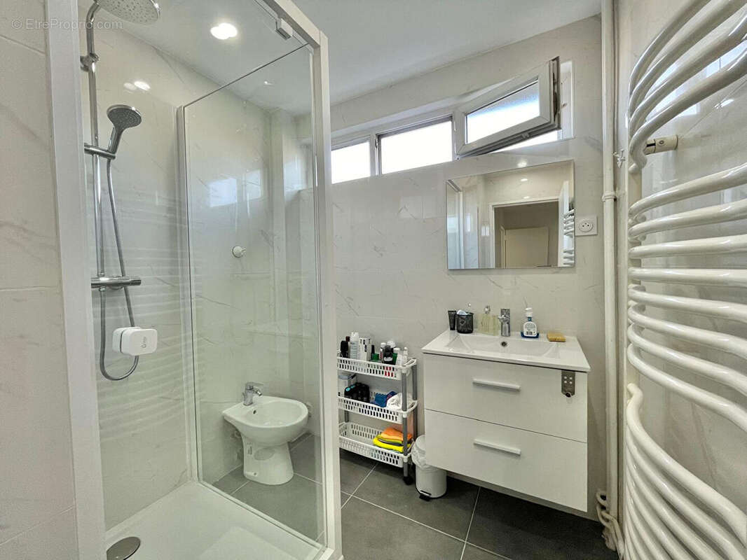 Appartement à DECINES-CHARPIEU