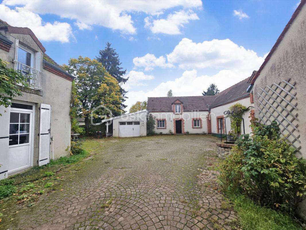 Maison à SAINT-BENOIT-SUR-LOIRE