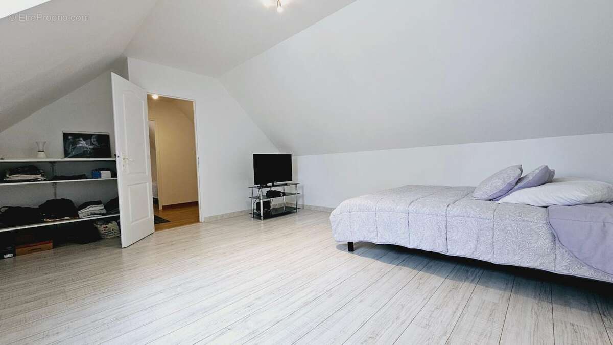 Maison à MEHUN-SUR-YEVRE