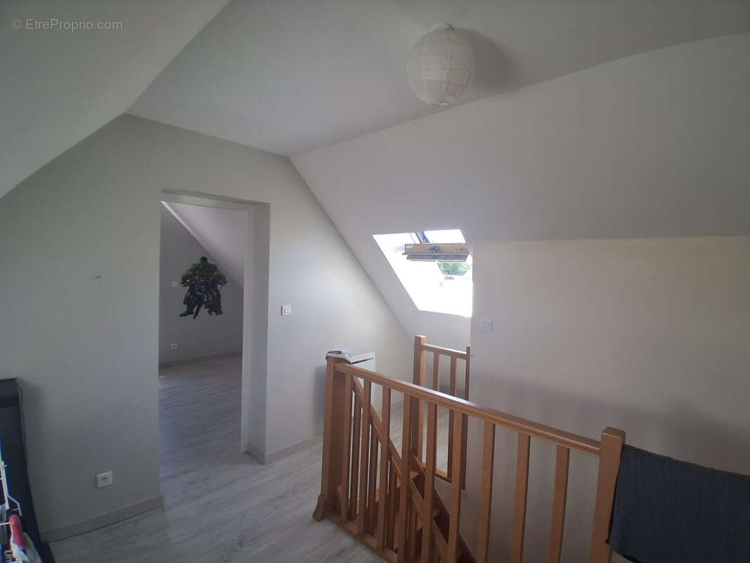 Maison à TAVAUX-ET-PONTSERICOURT