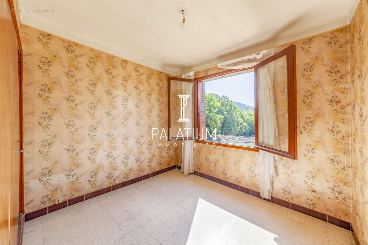 Maison 150 m² à Greoux-Les-Bains  - photo 8