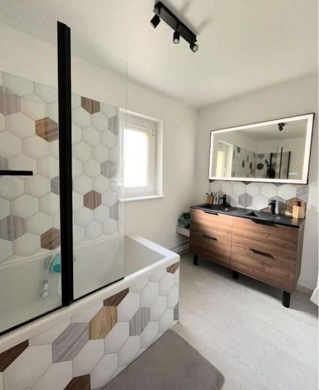 Maison à ECRAINVILLE