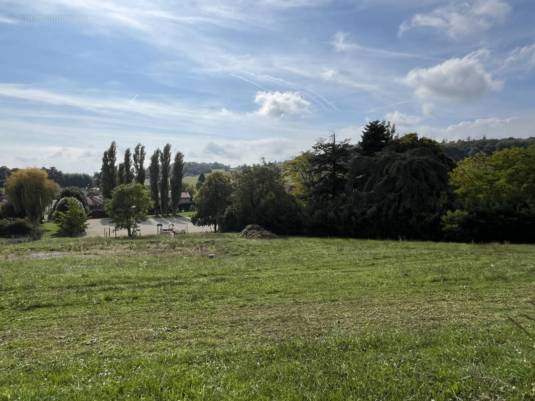 Terrain à FRONTENAS