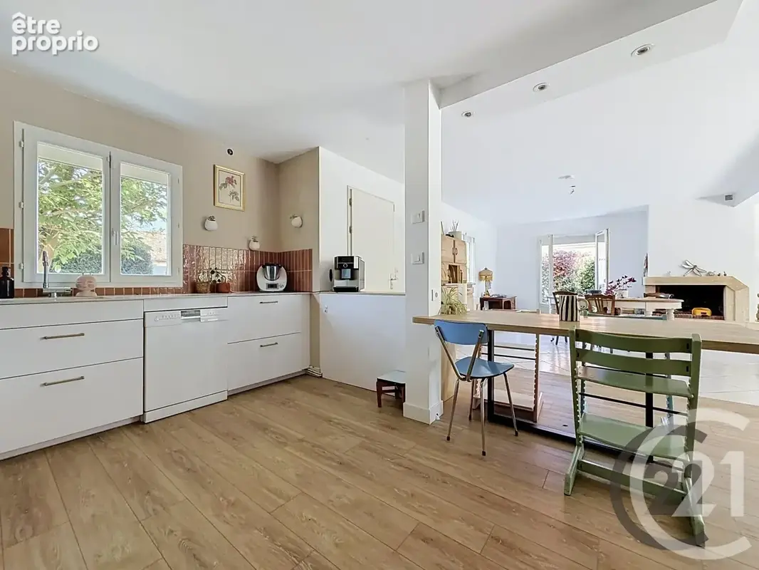 Maison 6 pièces 156 m² à vendre à Saint-Julien-Les-Villas (10800) - photo 6