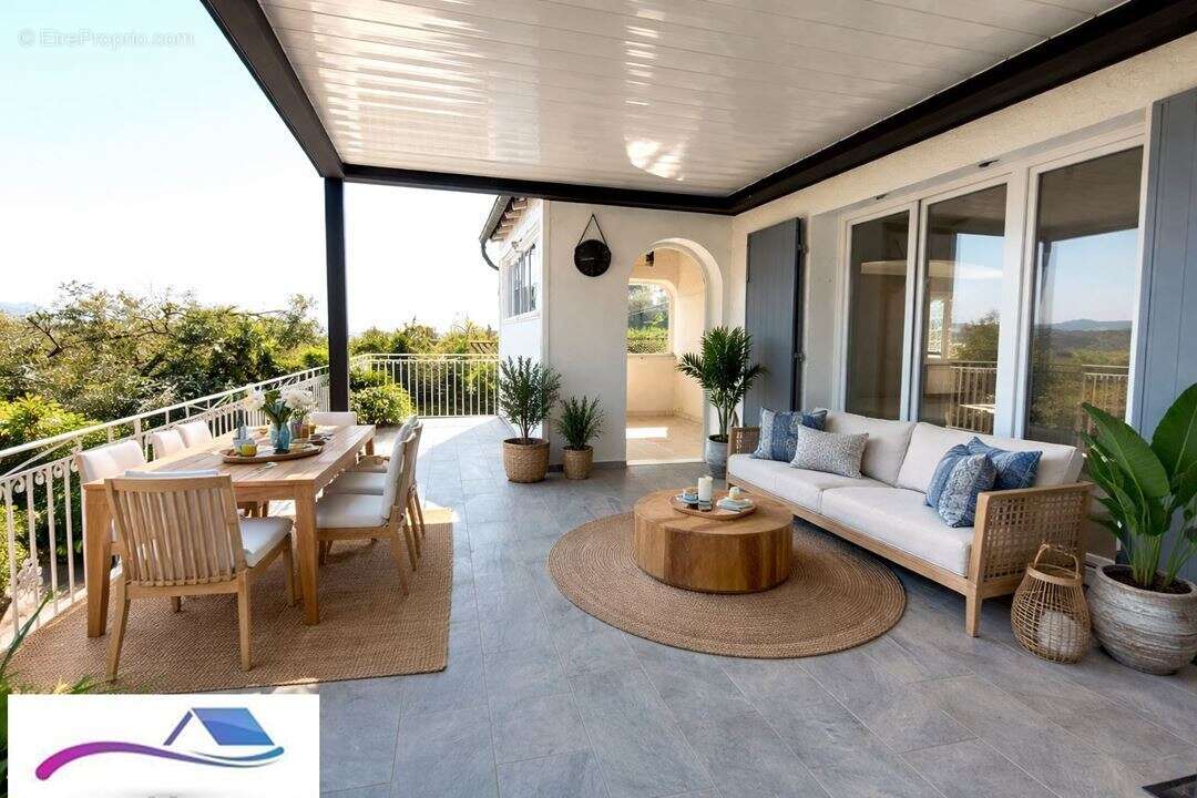 Maison à MANDELIEU-LA-NAPOULE