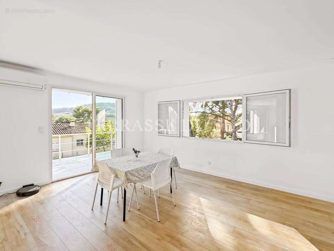 Maison à LA CADIERE-D&#039;AZUR