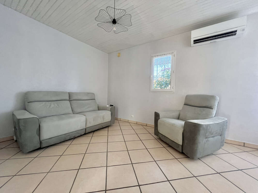 Au coeur du village de communay - villa  - 3 chambres - photo 3