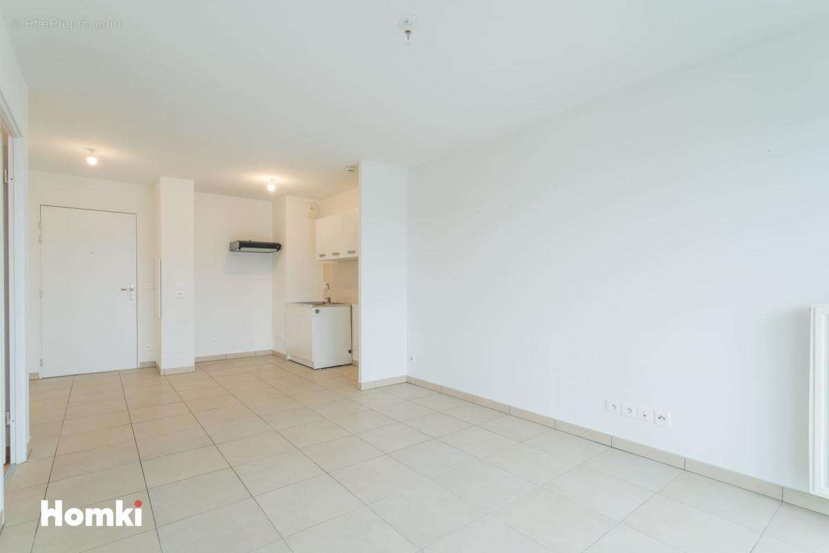 Appartement T2 de 39 m² à Annemasse 74100, Rue du Petit Malbrande - photo 3
