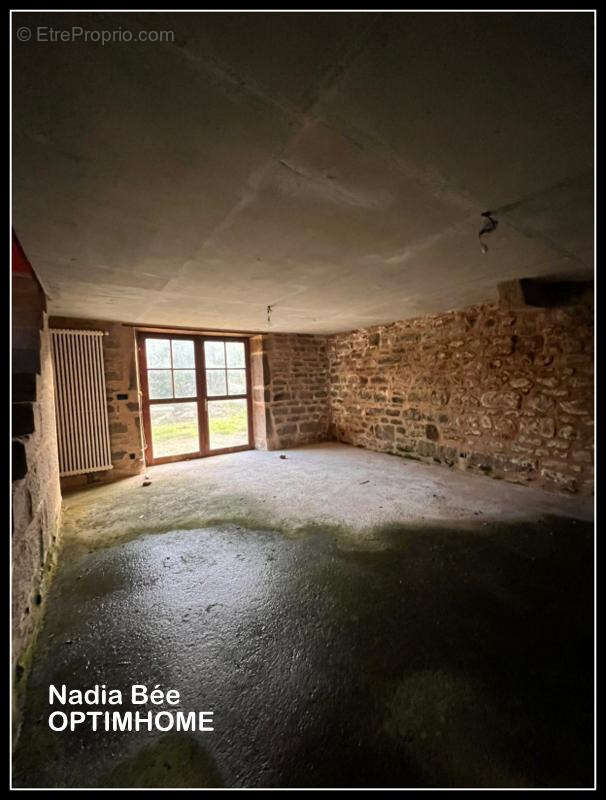 Maison à SAINT-PIERRE-BELLEVUE