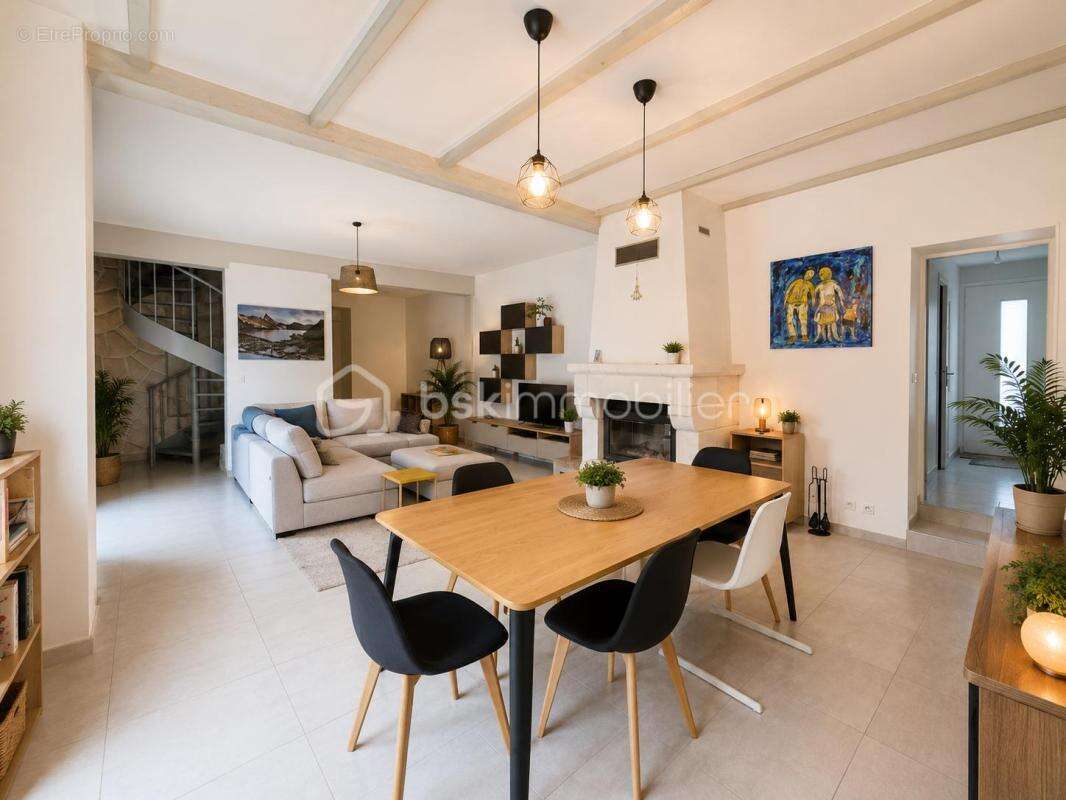 Maison 137 m² à Bussy-Saint-Georges  - photo 2