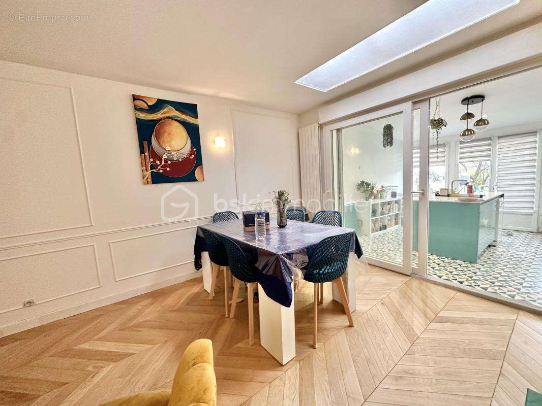 Maison à LES MUREAUX