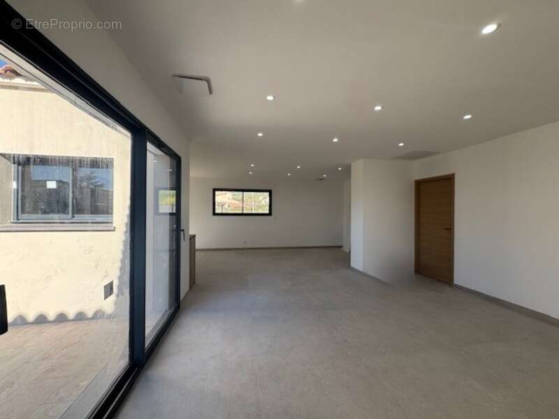 Maison à SAINT-MARTIN-DE-VALGALGUES