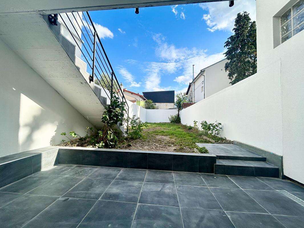 Fontenay Maison proche RER 15 min avec 2 terrasses, jardin et garage - photo 9