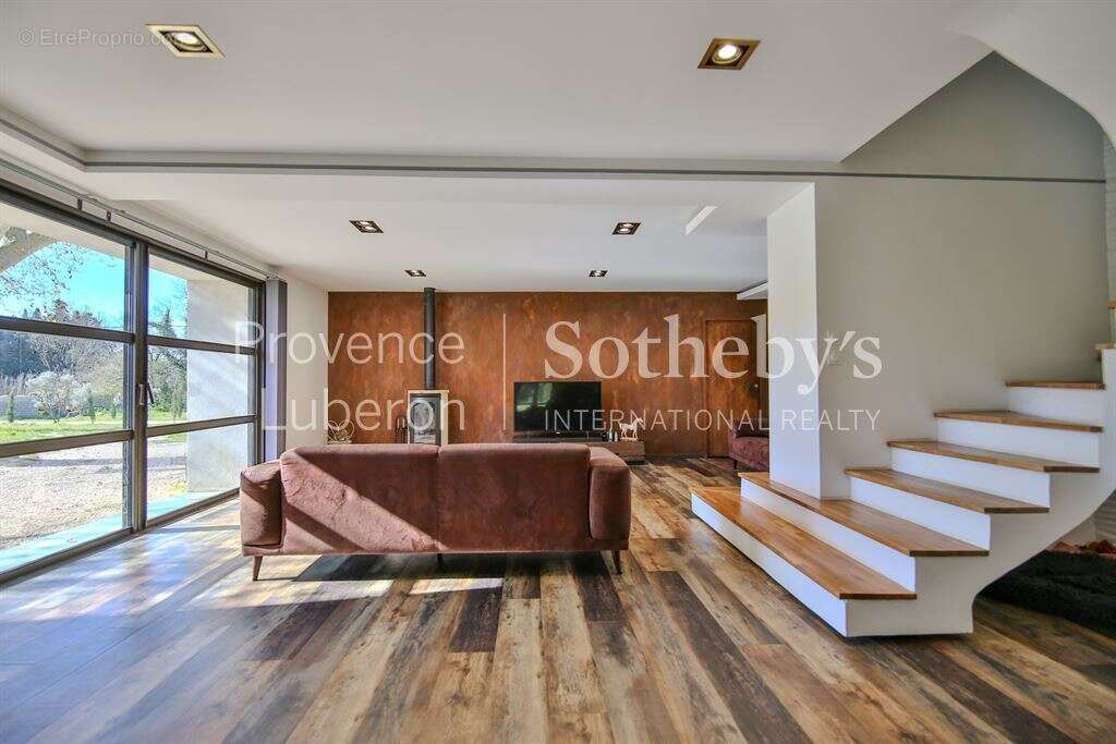 Maison à L'ISLE-SUR-LA-SORGUE