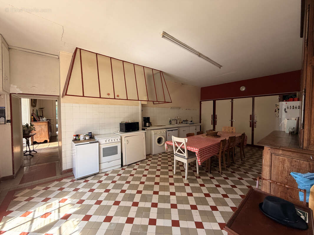 Manoir de caractère et sa maison de gardien au cœur d'un petit village charentais - photo 6
