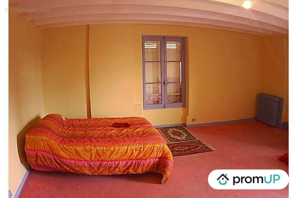 Maison à SAINT-CHRISTOLY-DE-BLAYE