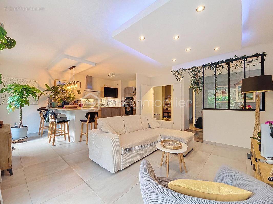 Appartement à EMERAINVILLE