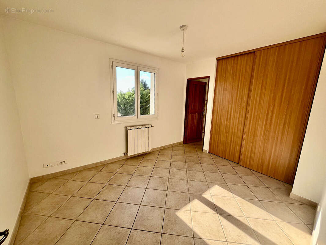 Appartement à L'ISLE-SUR-LA-SORGUE