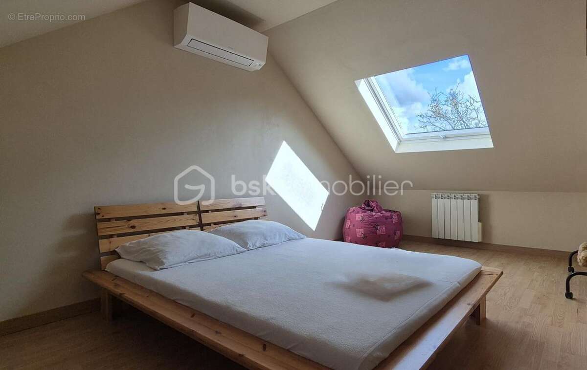 Maison à SOULAIRE-ET-BOURG