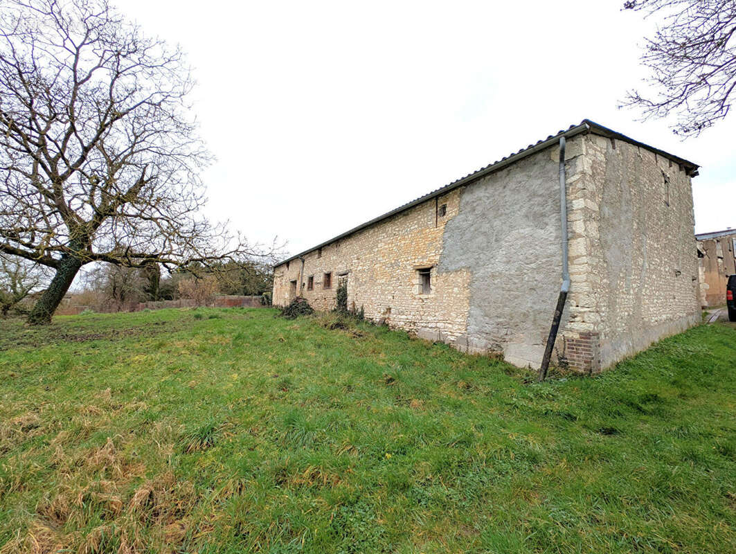 Autre à JOIGNY