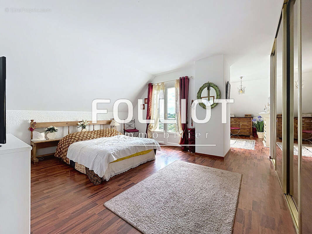 Maison à LONGUEVILLE