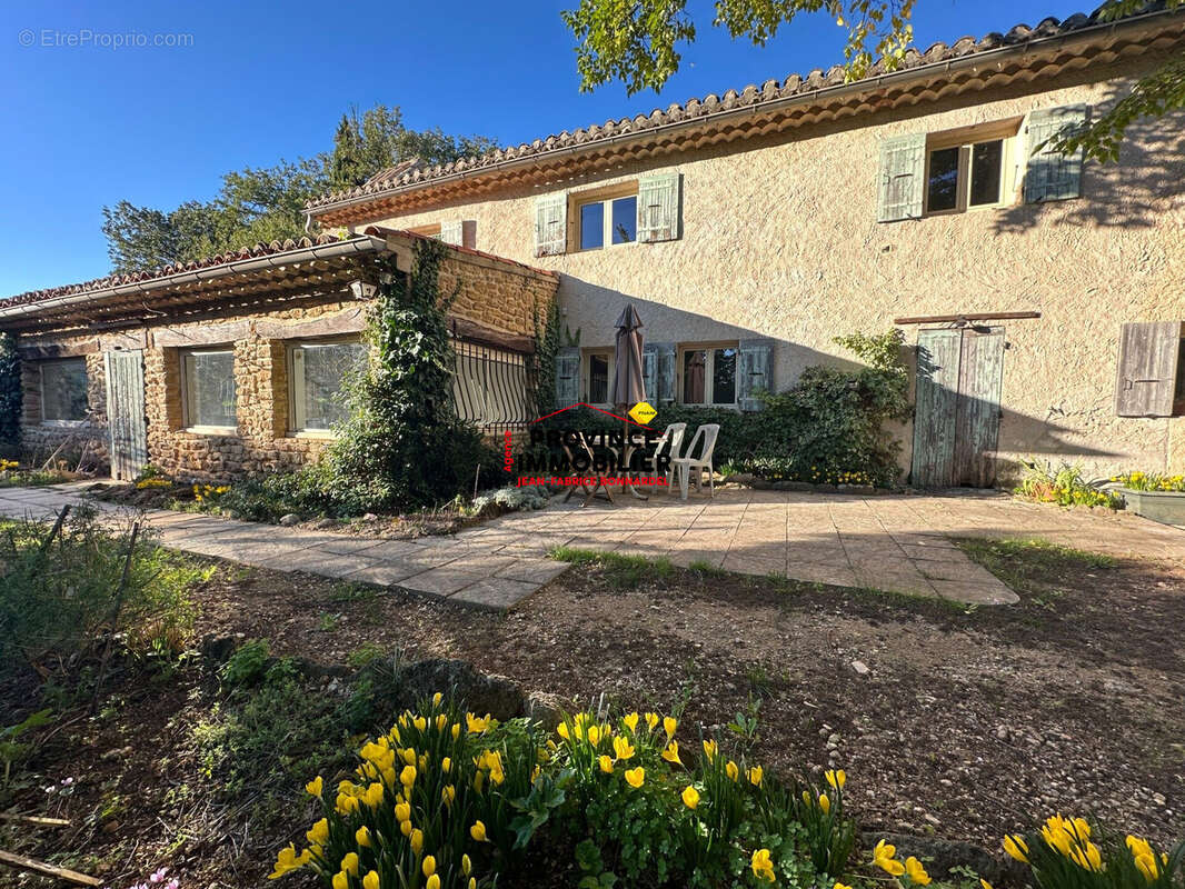 Maison 264 m² à Grignan  - photo 2