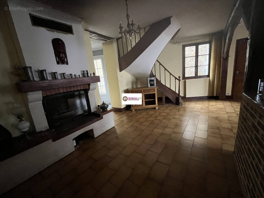 Maison à LE MELE-SUR-SARTHE