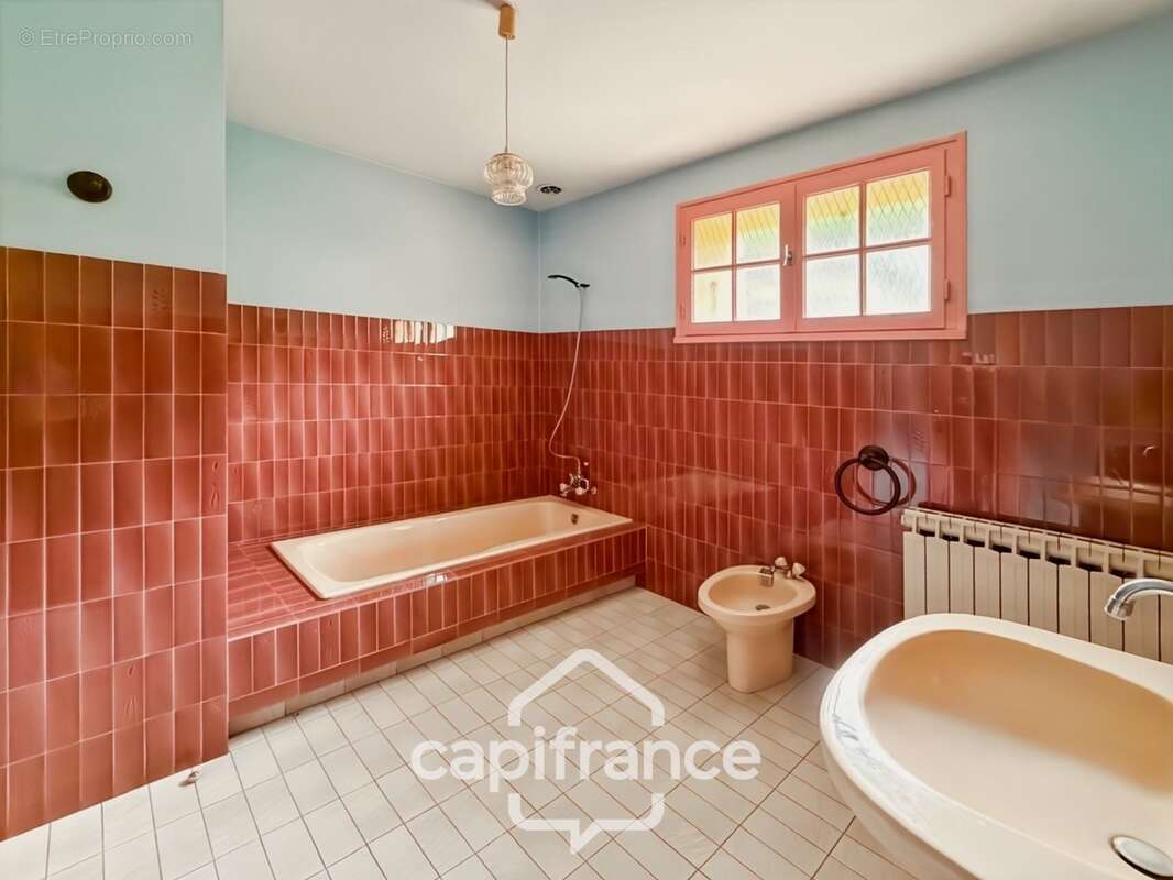 SAINT-VALLIER – Maison familiale de caractère de 202 m² sur un magnifique terrain de 1 878 m² - photo 17