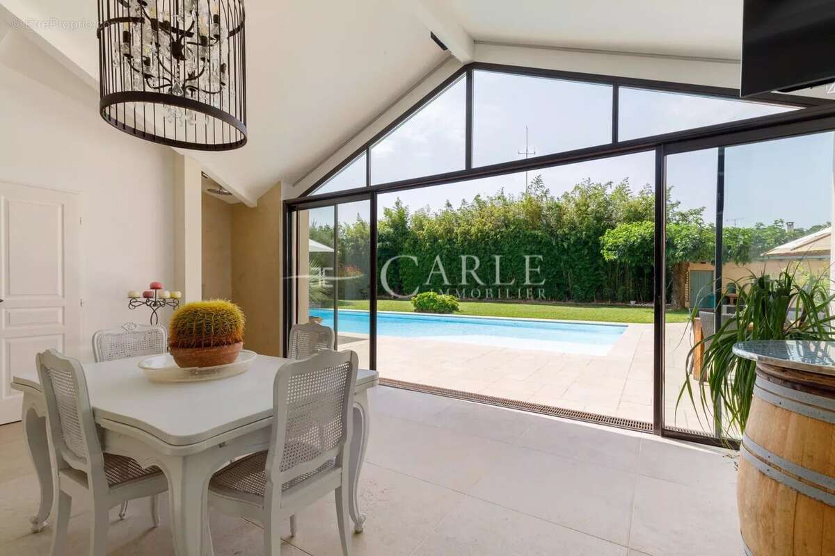 Maison à SAINT-BONNET-DE-MURE